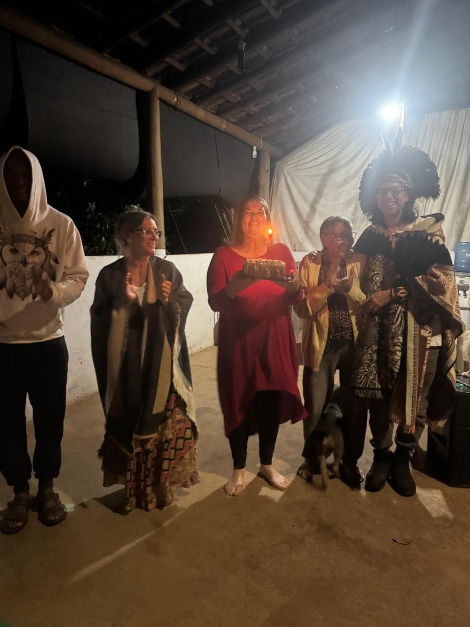 A SABEDORIA DA CORUJA — ENXERGAR ALÉM DO QUE OS OLHOS VEEM. Silêncio, intuição, discernimento e a sabedoria de atravessar os ciclos. A Coruja nos convida ao silêncio e à observação para reconhecer aquilo que precisa ser visto e atravessar as mudanças com consciência. — foto 26