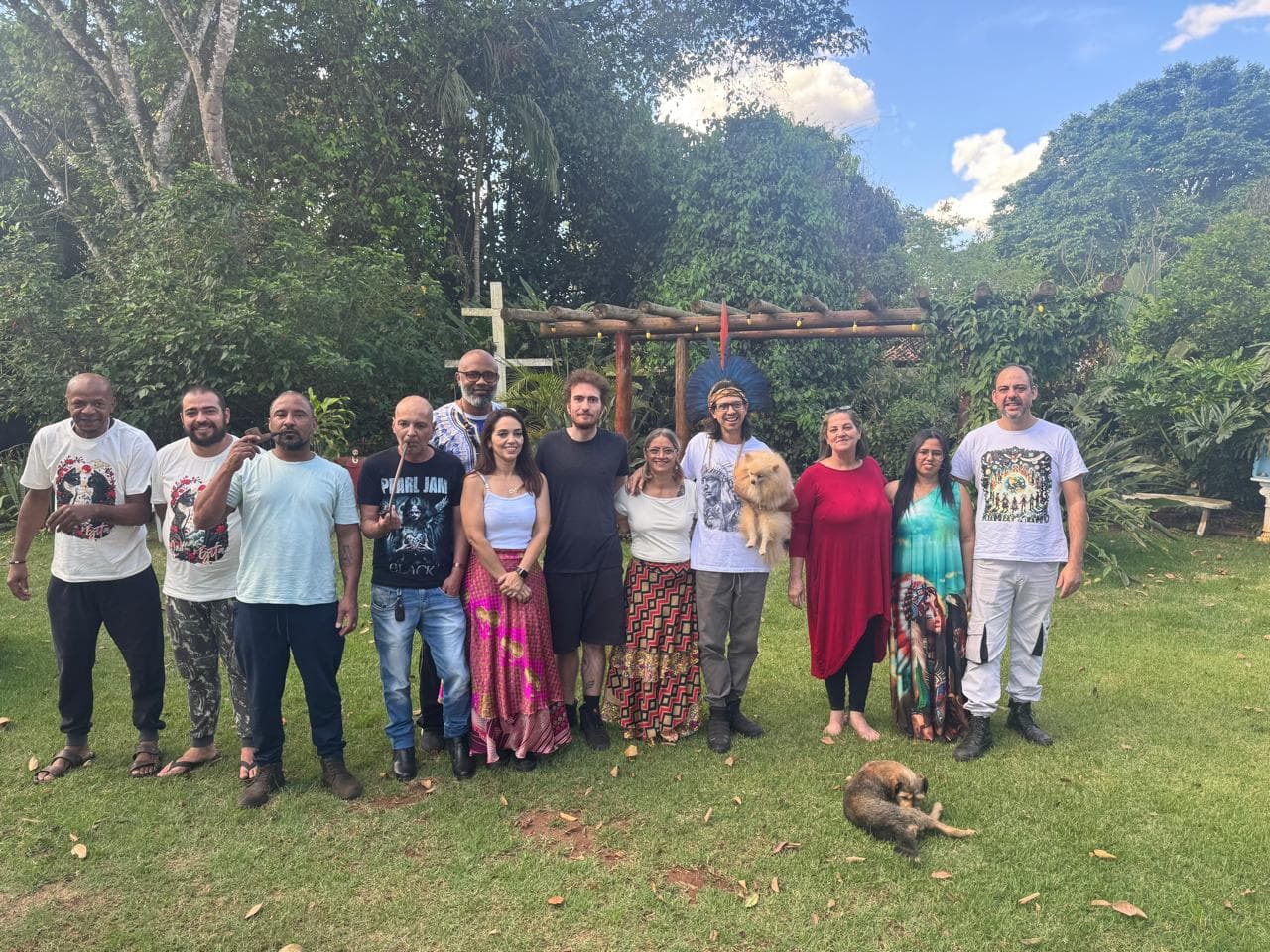 A SABEDORIA DA CORUJA — ENXERGAR ALÉM DO QUE OS OLHOS VEEM. Silêncio, intuição, discernimento e a sabedoria de atravessar os ciclos. A Coruja nos convida ao silêncio e à observação para reconhecer aquilo que precisa ser visto e atravessar as mudanças com consciência. — foto 20